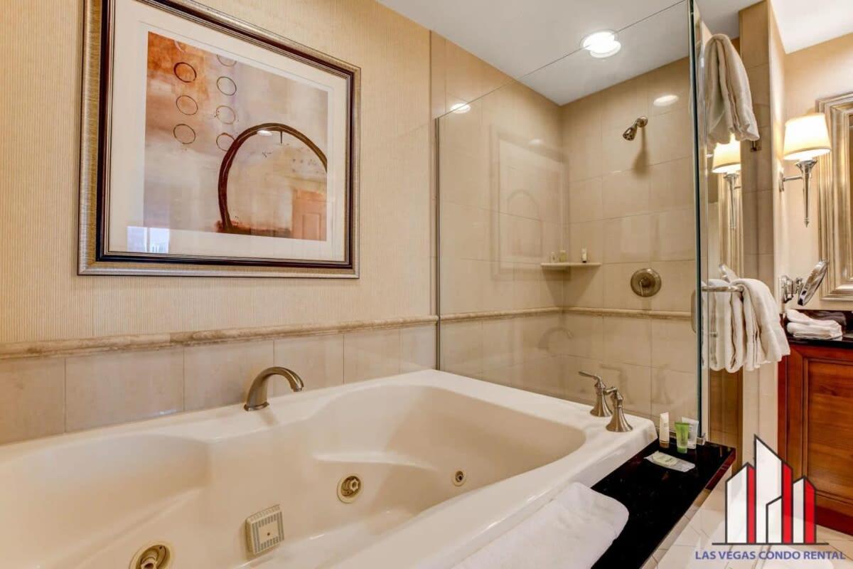Mgm Signature-23-719 Strip View Jacuzzi Studio Лас-Вегас Экстерьер фото